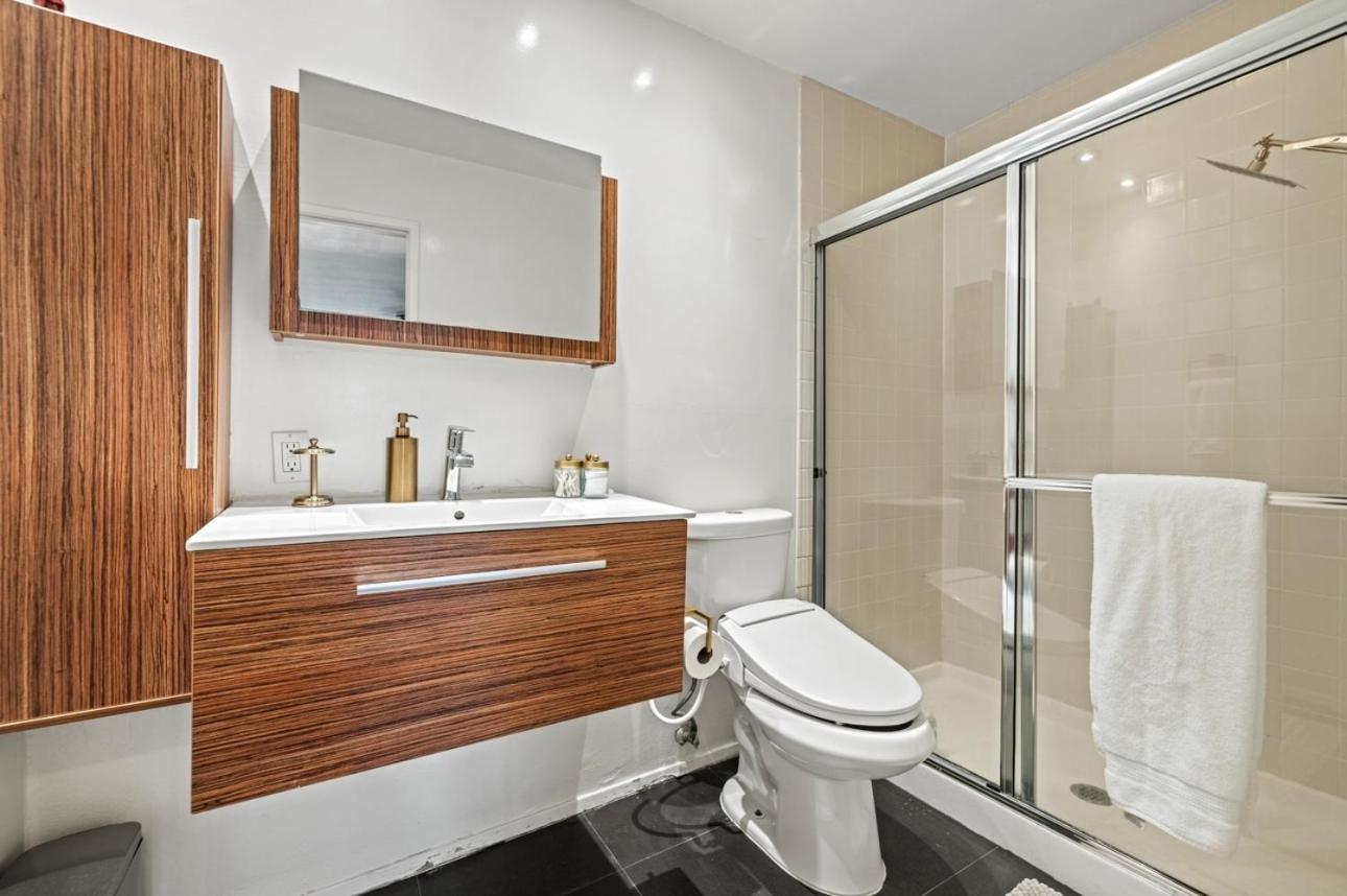 לוס אנג'לס Elegant Hollywood Retreat - Spacious 2Br 2Ba Condo With Resort-Style Amenities מראה חיצוני תמונה